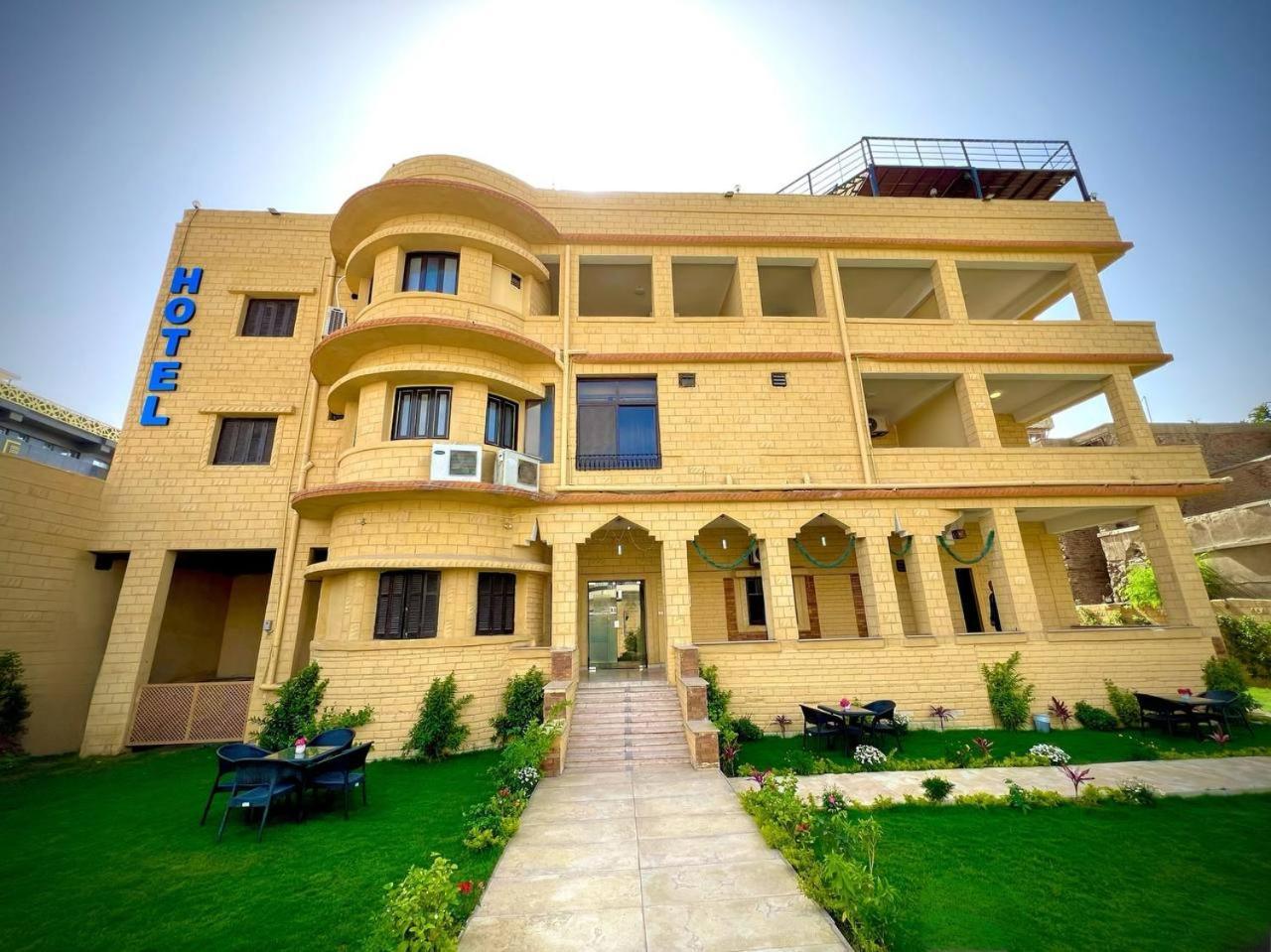 Turquoise Pyramids Gate Hotel City Centre Kafret el-Gabal Kültér fotó